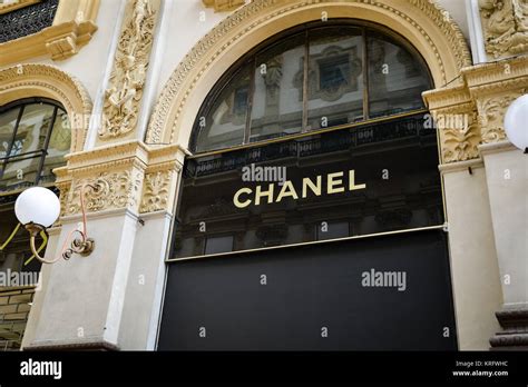 chanel store milan